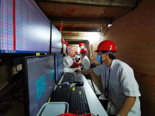 光影定格情系藍(lán)天，技能守護(hù)安全飛行——中南空管局局直職工攝影比賽暨作品展通訊設(shè)備修理側(cè)記